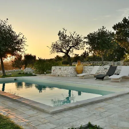 Feriehus Il Trullo Delle Rondini *